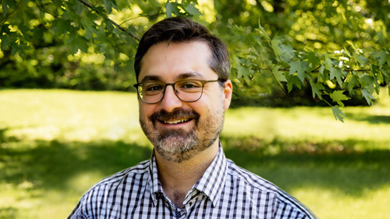 2024 Grace Murray Hopper Award recipient Ilias Diakonikolas